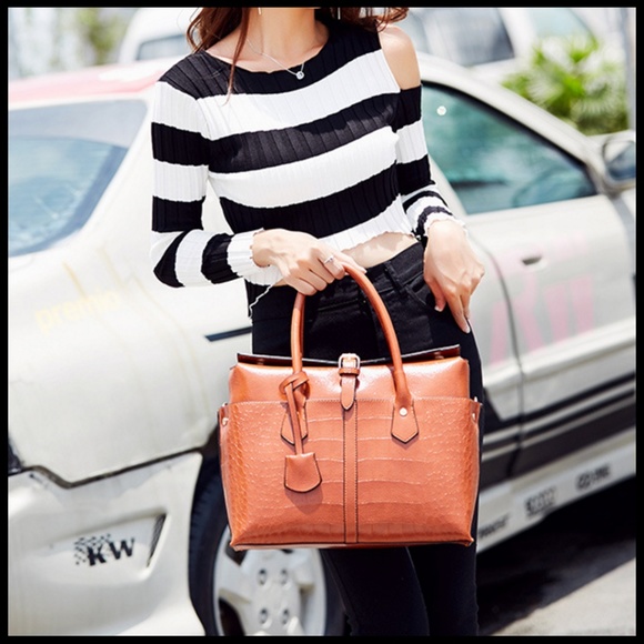 NEW HELENA Tote Crossbody - Picture 7 of 8